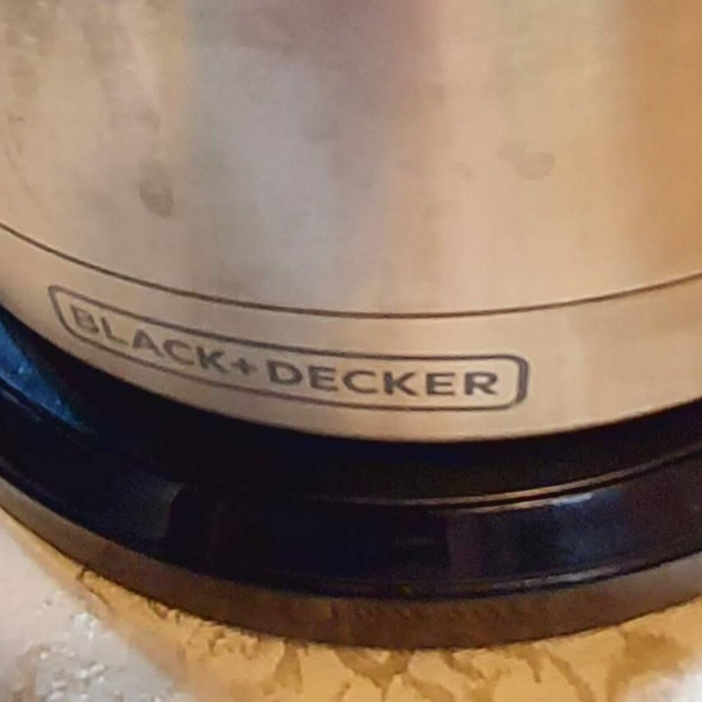 Black & Decker 12 Cup Programable Coffee Pot 2 Piece Fliter Like New - Picture 3 of 6